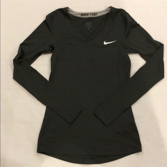 Nike Tops - Nike Women’s Gray Long Sleeve Shirt Size M
